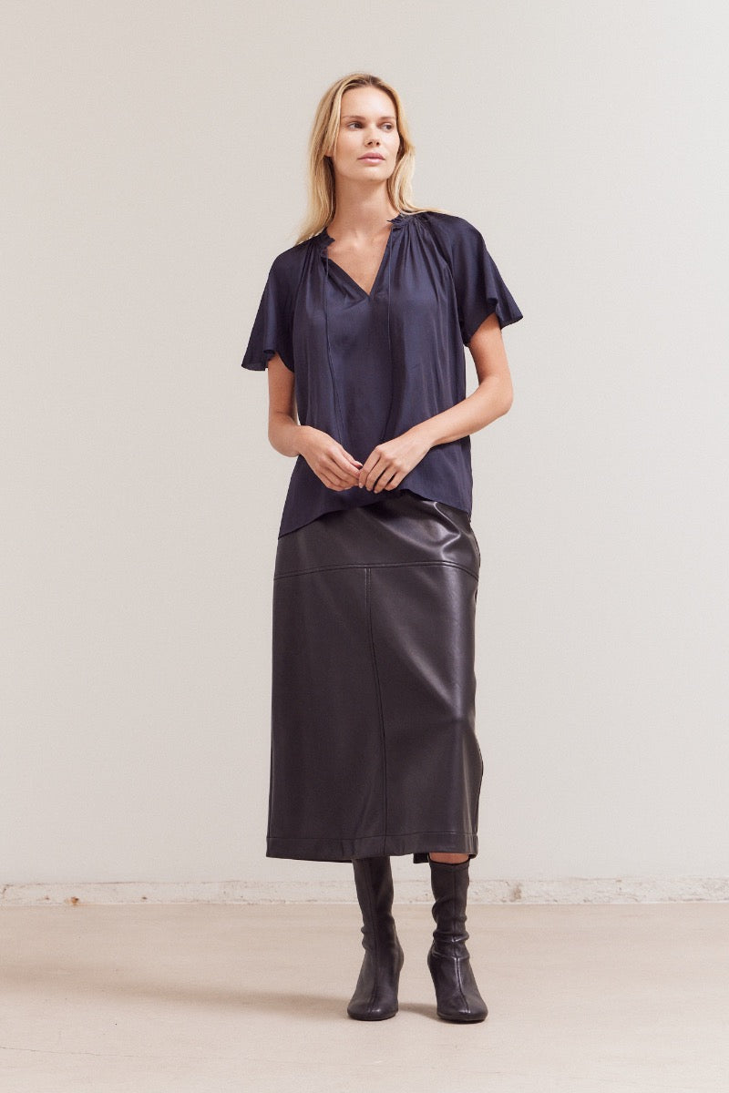 Raglan Sleeve Blouse in Midnight