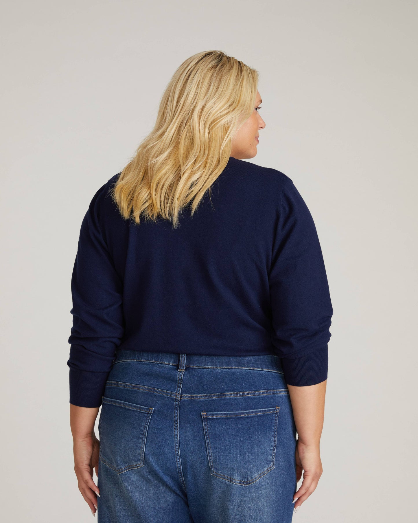 Savvy Fine Knit V Sweater in Midnight