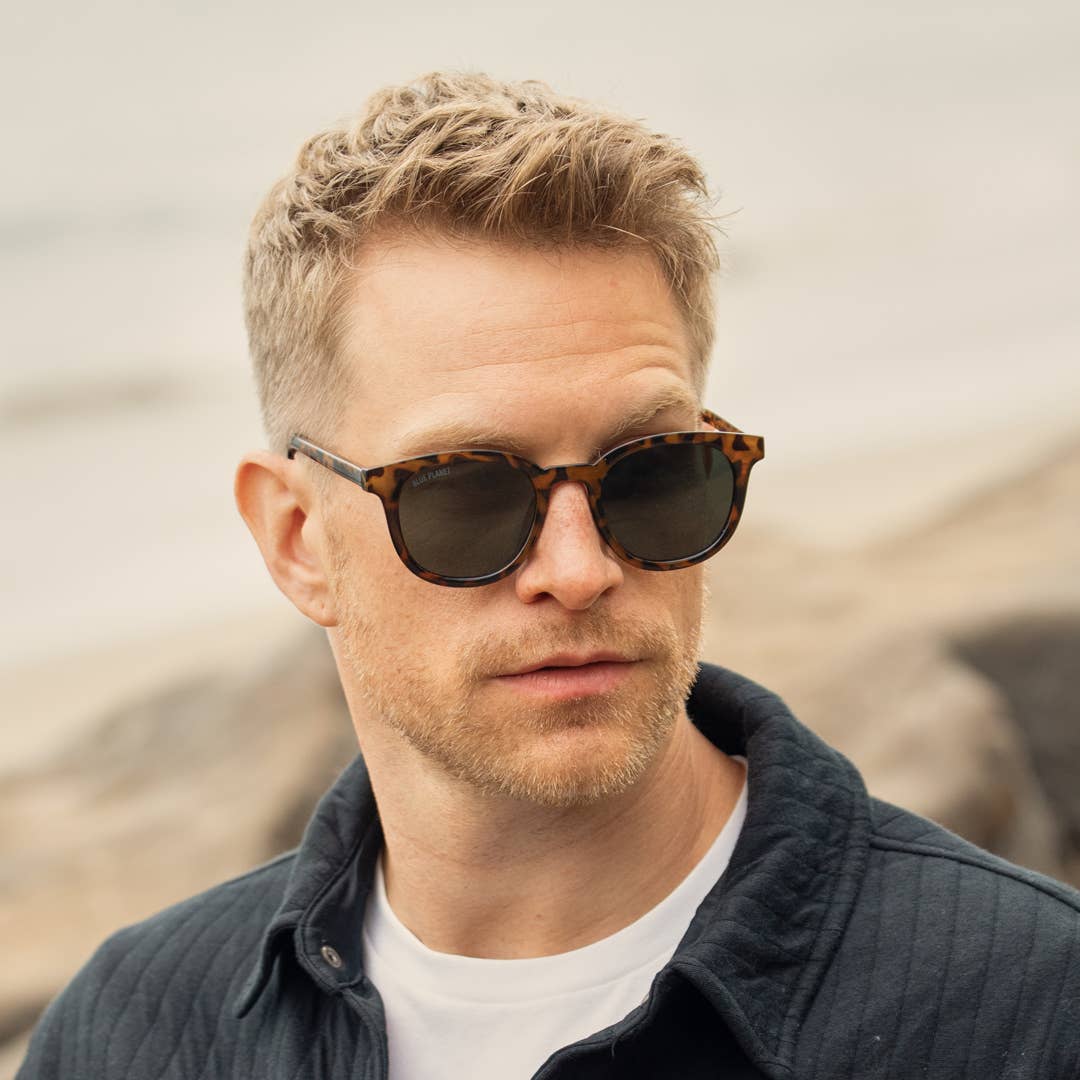 Gram Sunglasses - Honey Tortoise / Grey-Green Polarized