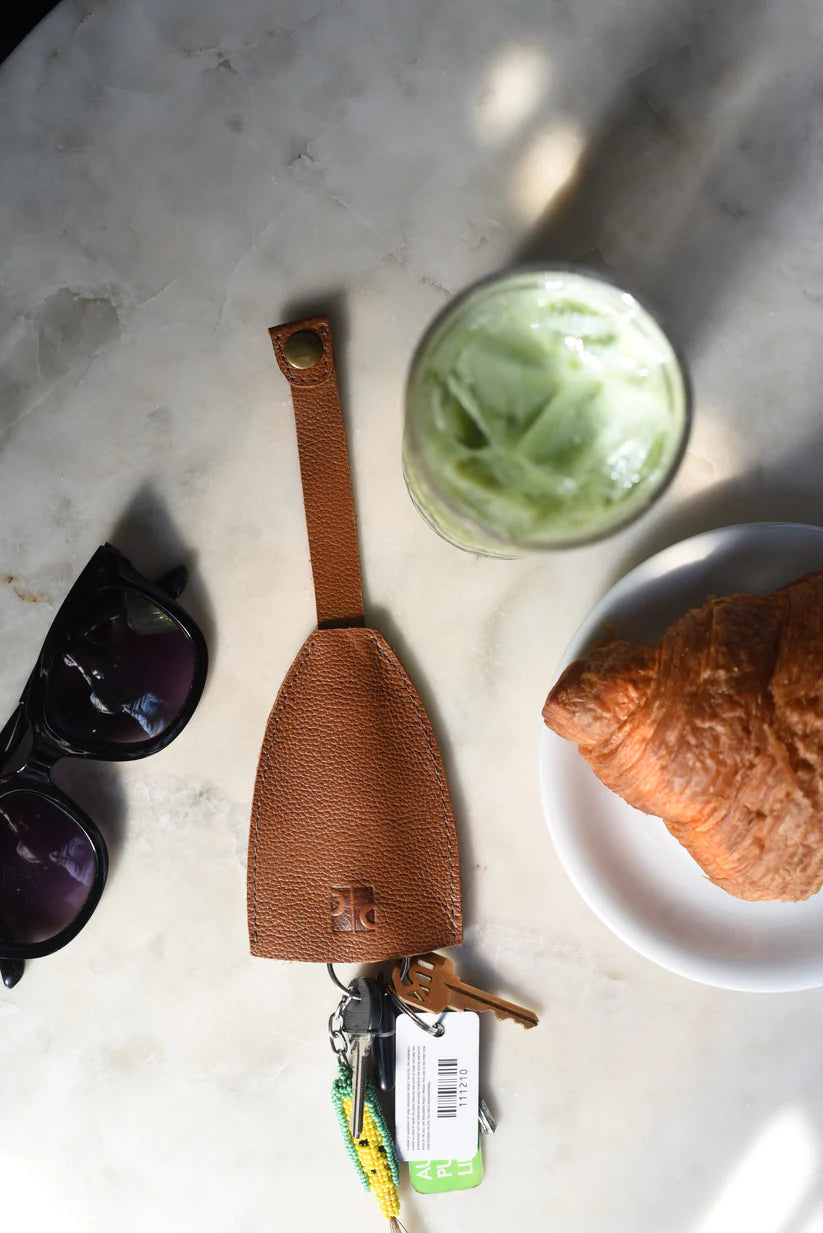 GR Key Holder in Pebbled Cognac