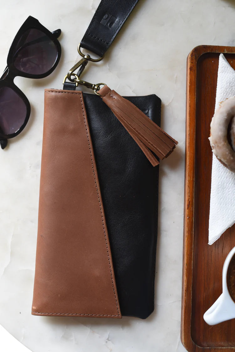 GR Tassel Charm in Cognac