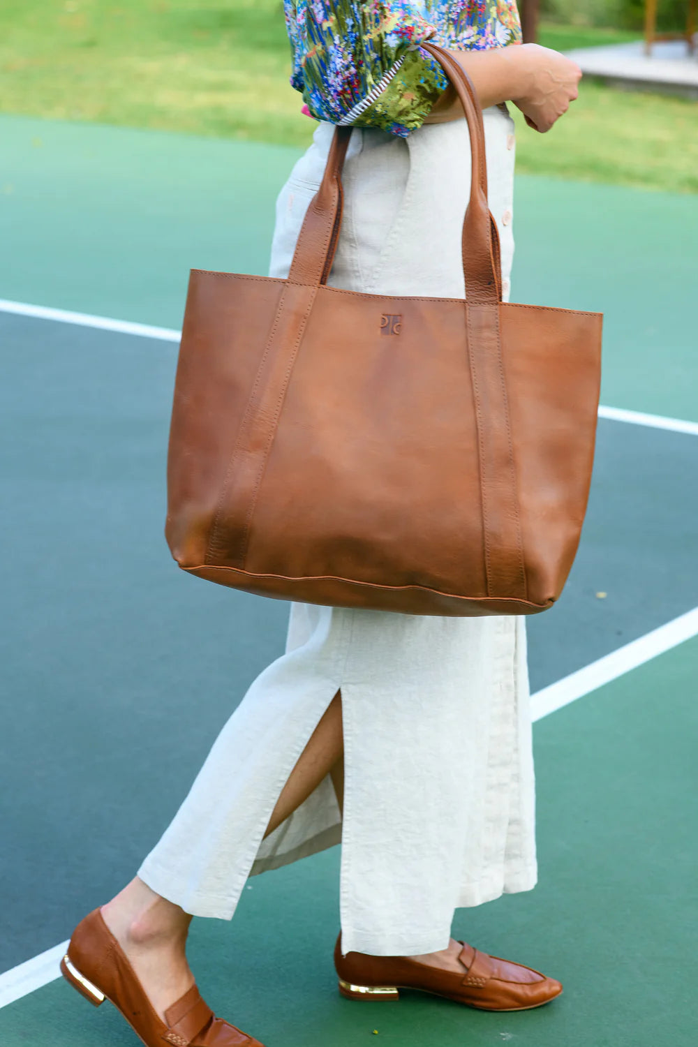 GR Medium Tote in Cognac