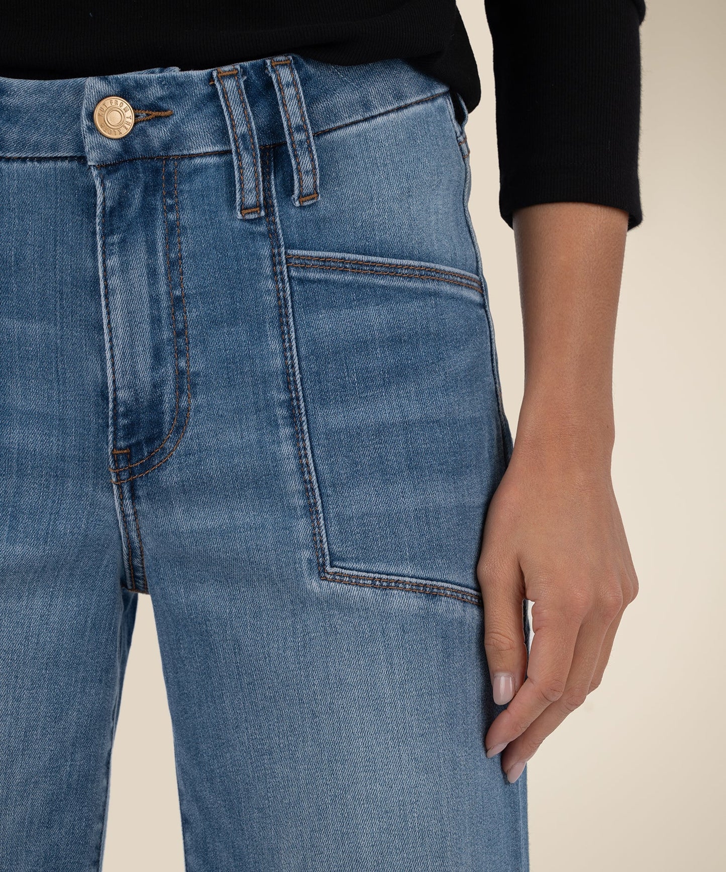 Meg Wide Leg Jeans in Earn