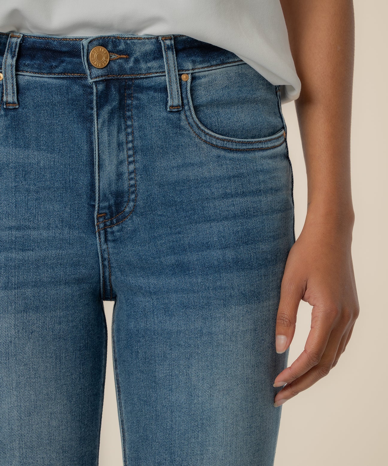 Rachael High Rise Mom Jean in Faithful