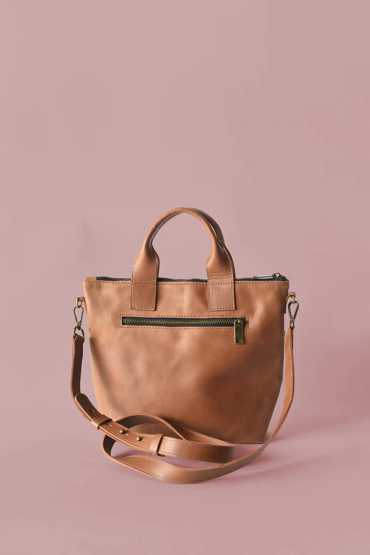 GR Medium Crossbody in Cognac