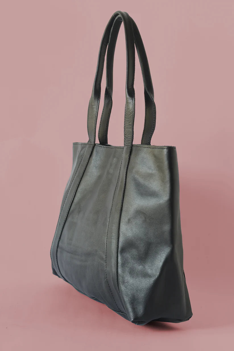 GR Medium Tote in Black