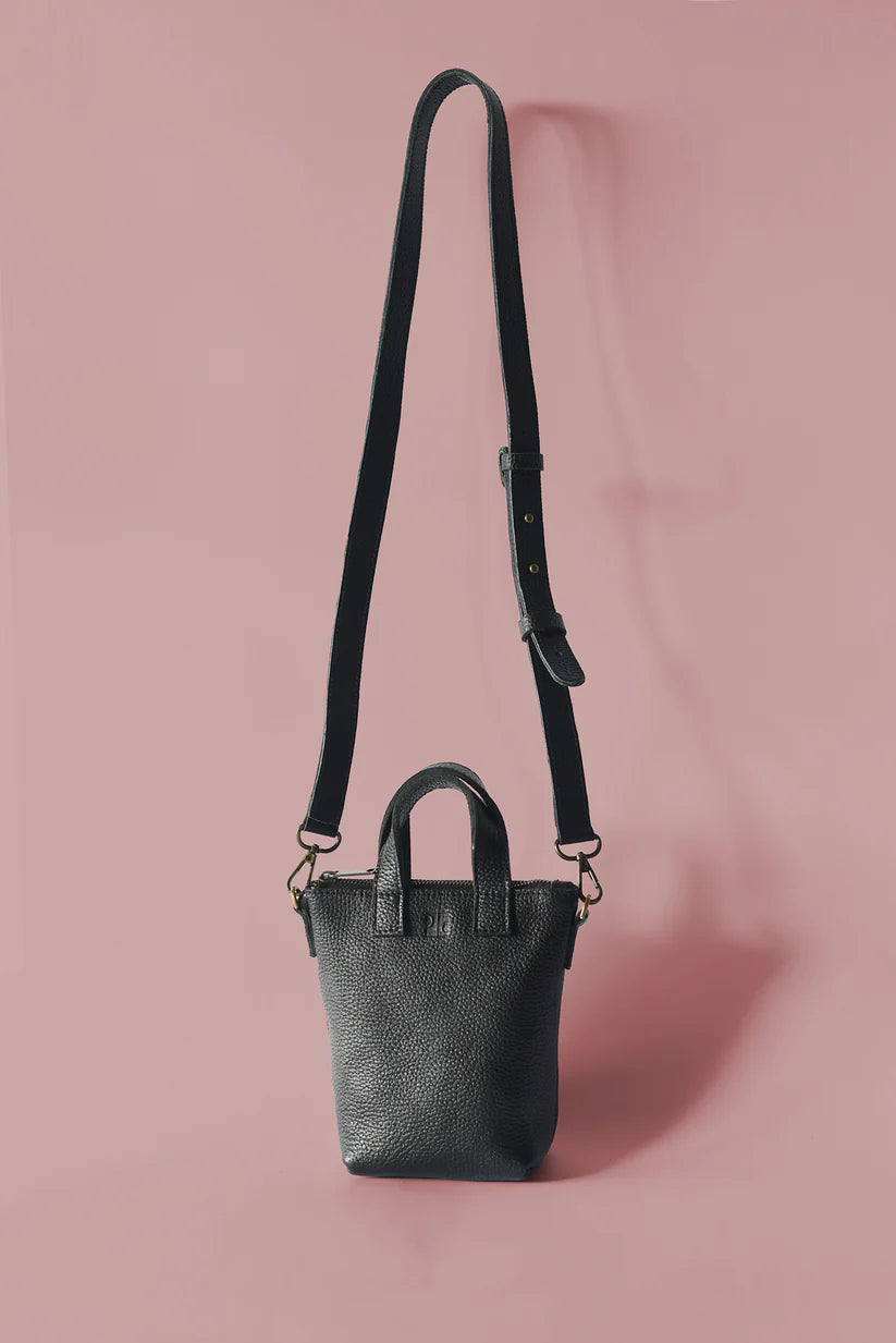 GR Phone Crossbody in Pebbled Black