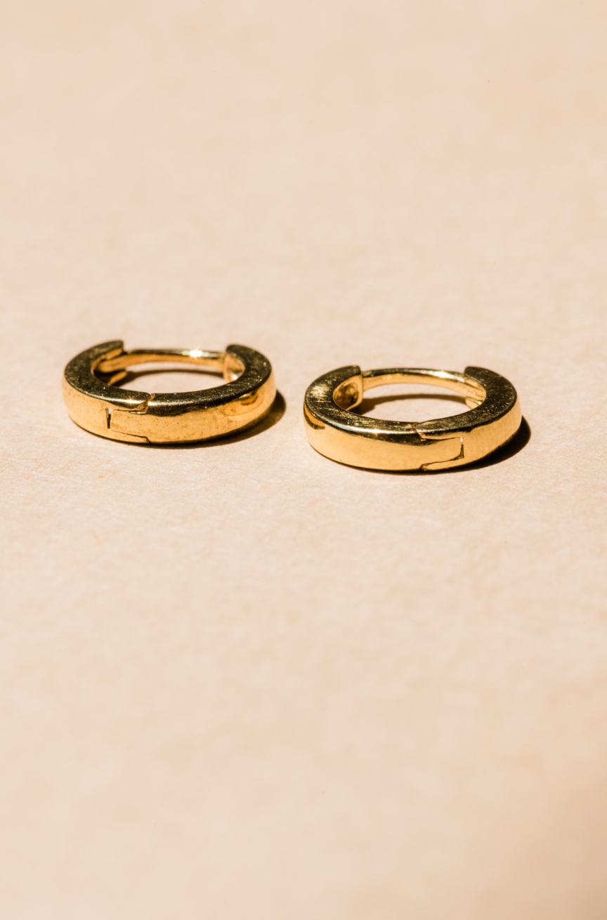 24/7 Hinge Hoops in Gold