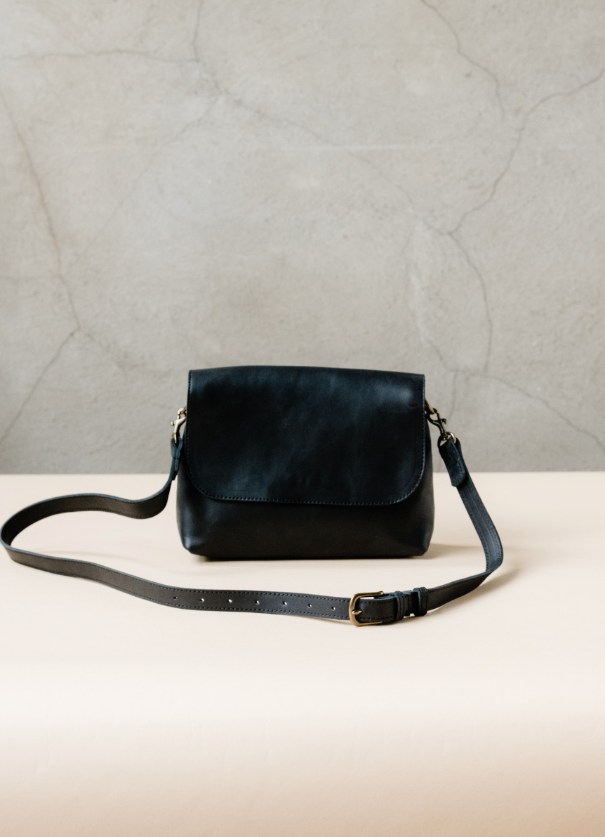 Perry Shoulder Crossbody in Black