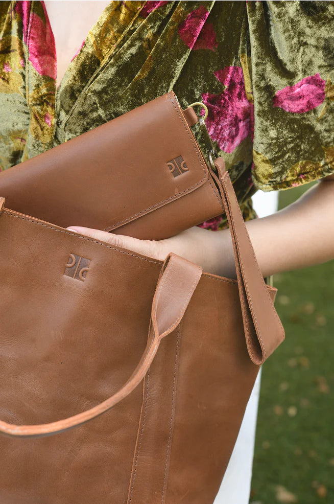 GR Wallet Wristlet in Cognac