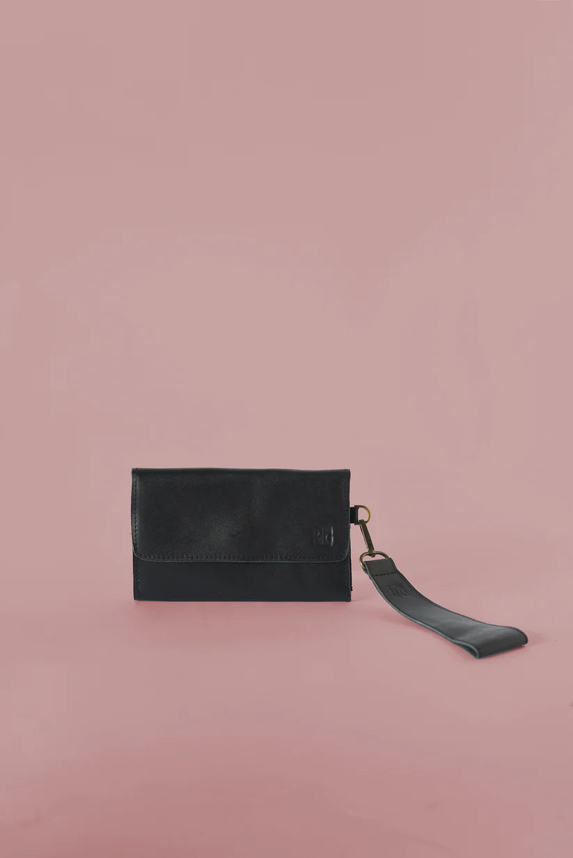 GR Wallet Wristlet in Black