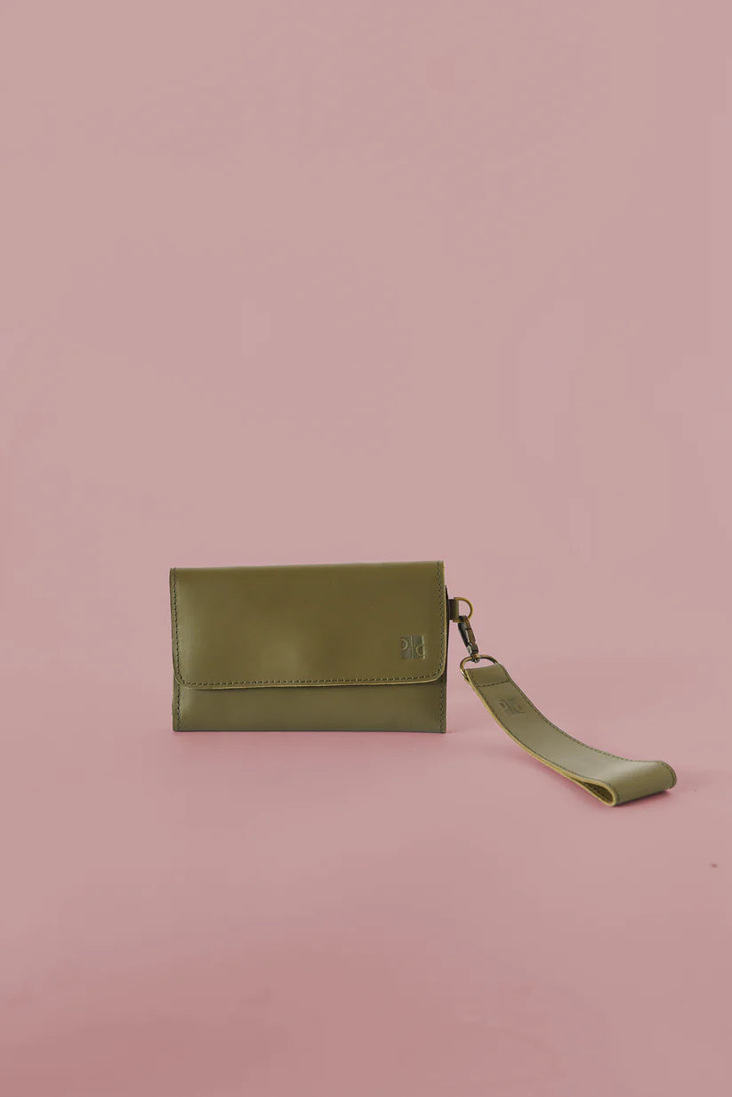 GR Wallet Wristlet in Olive