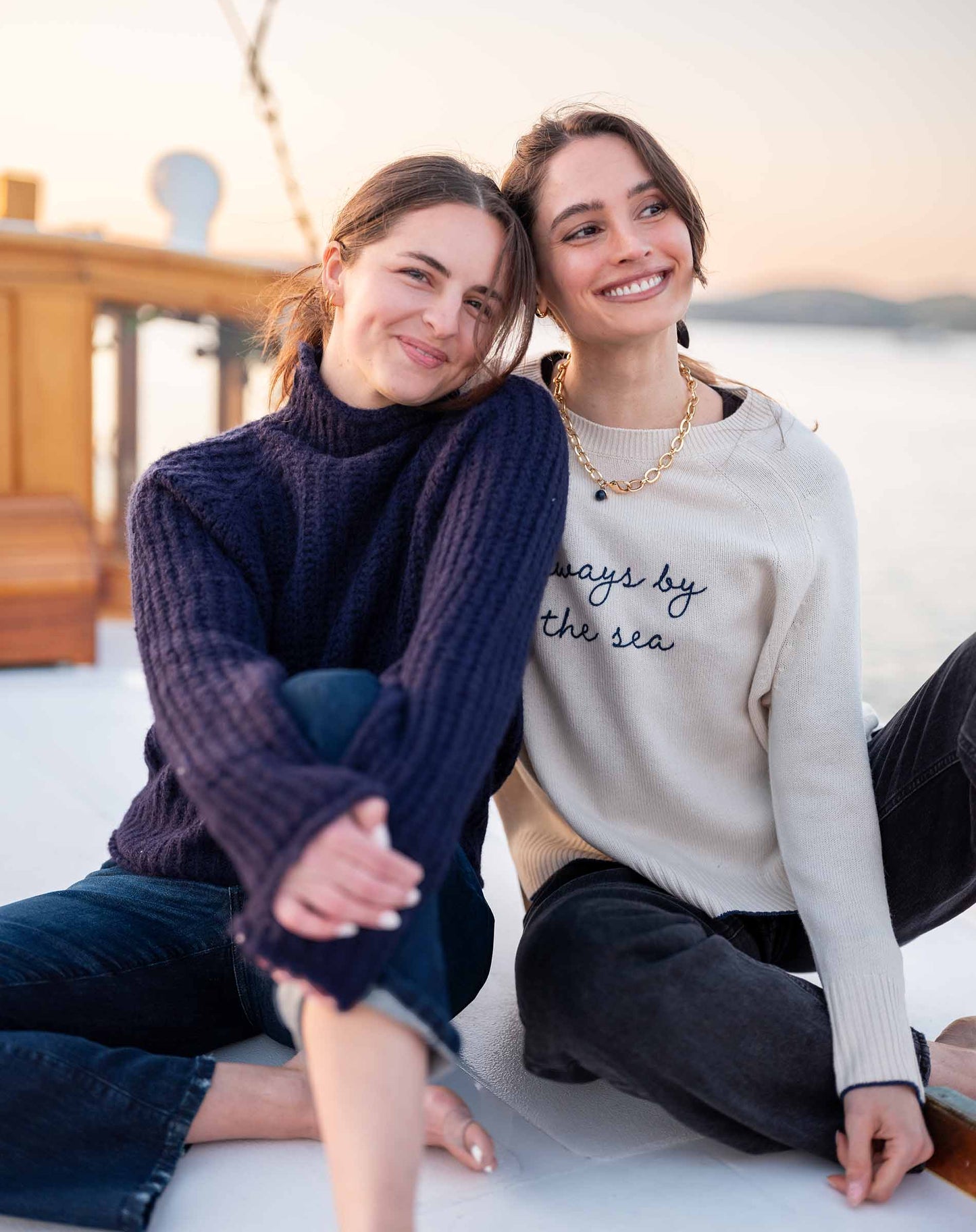 Beachside Softy Sweater in Navy
