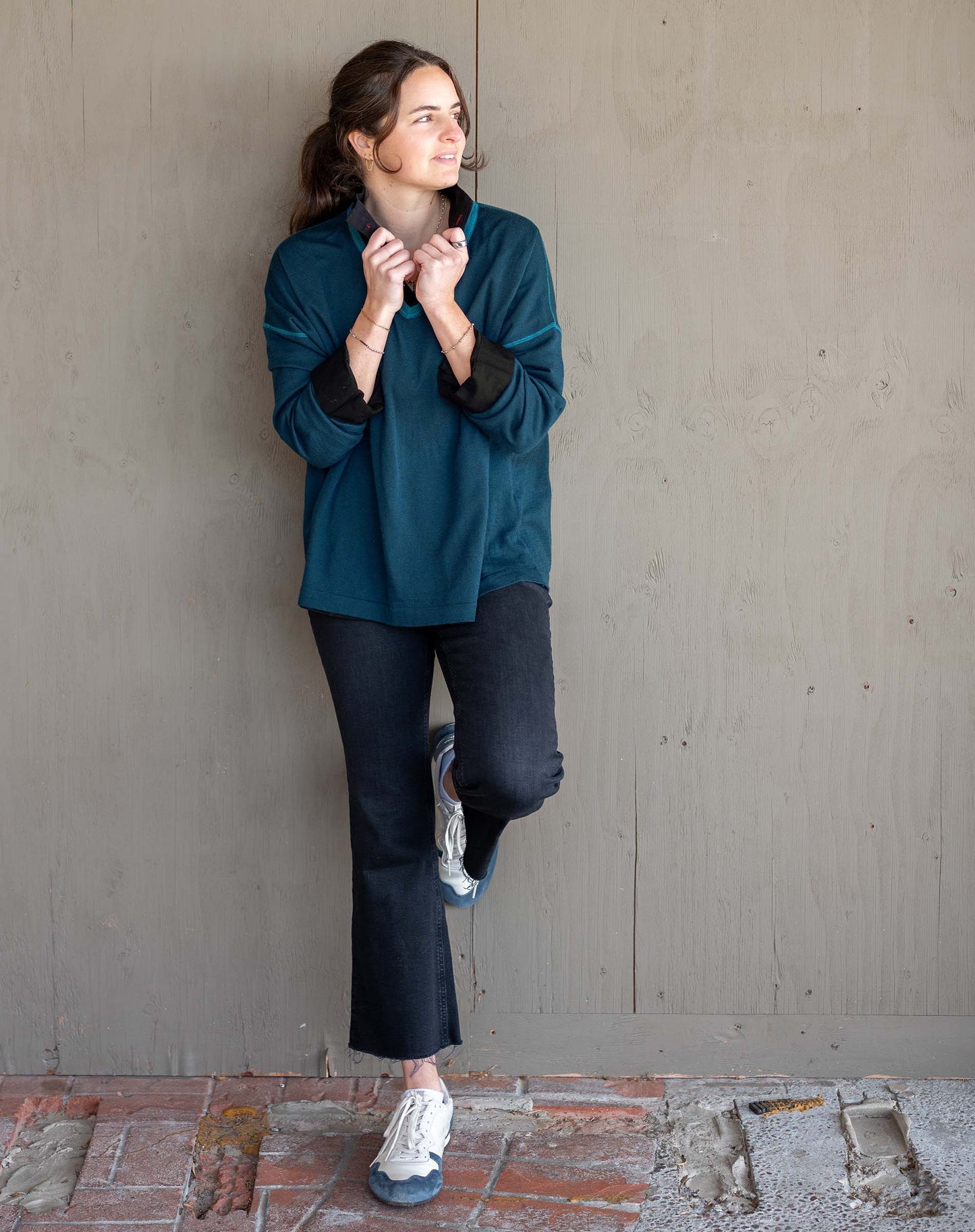 Delmar V-neck Sweater in Deep Teal