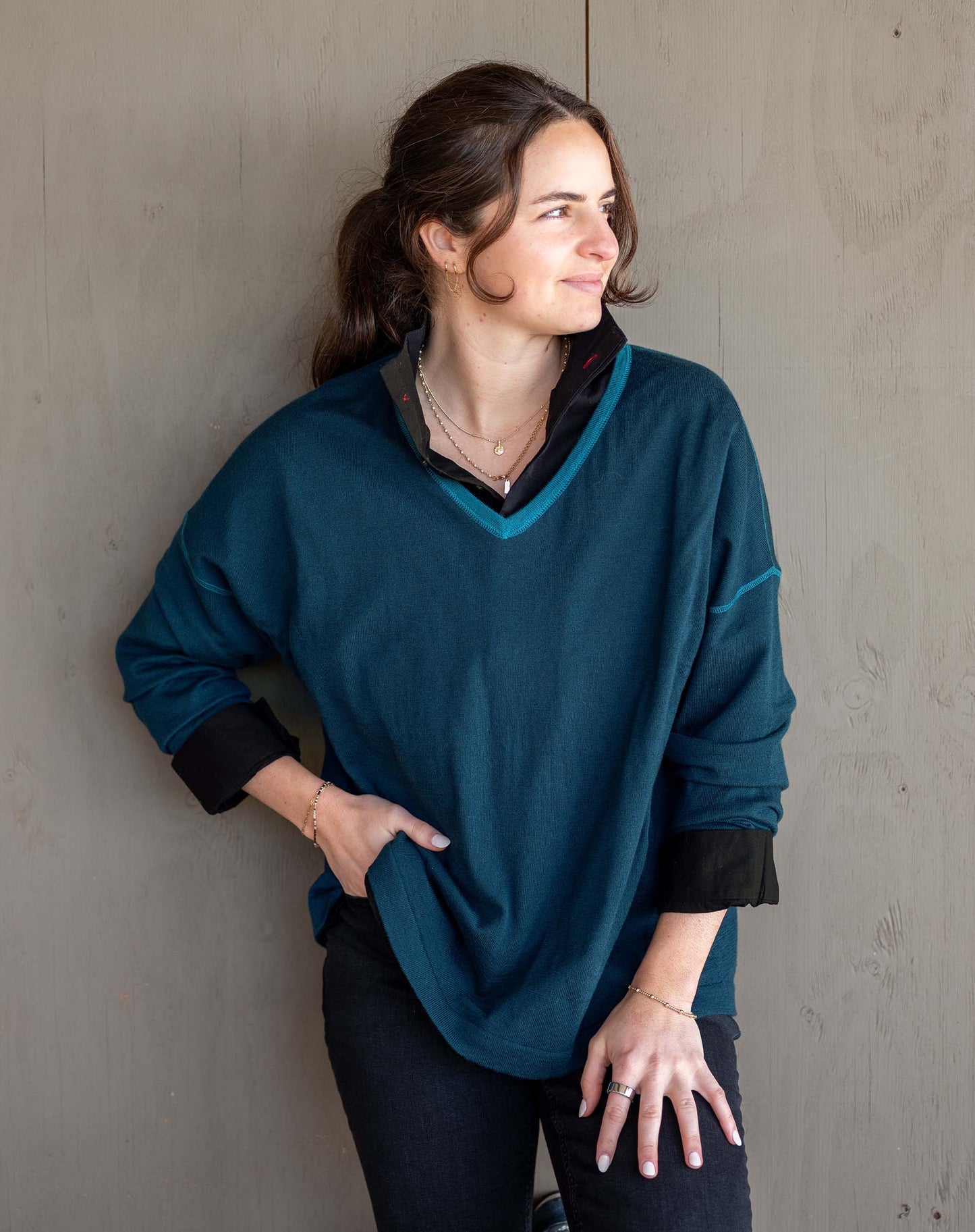 Delmar V-neck Sweater in Deep Teal