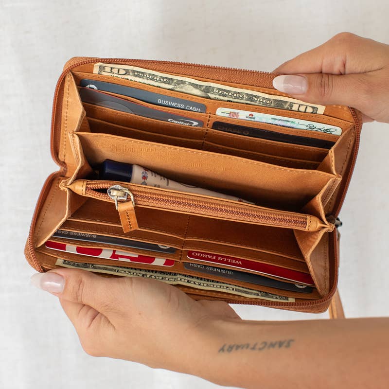Zipper Wallet in Camel
