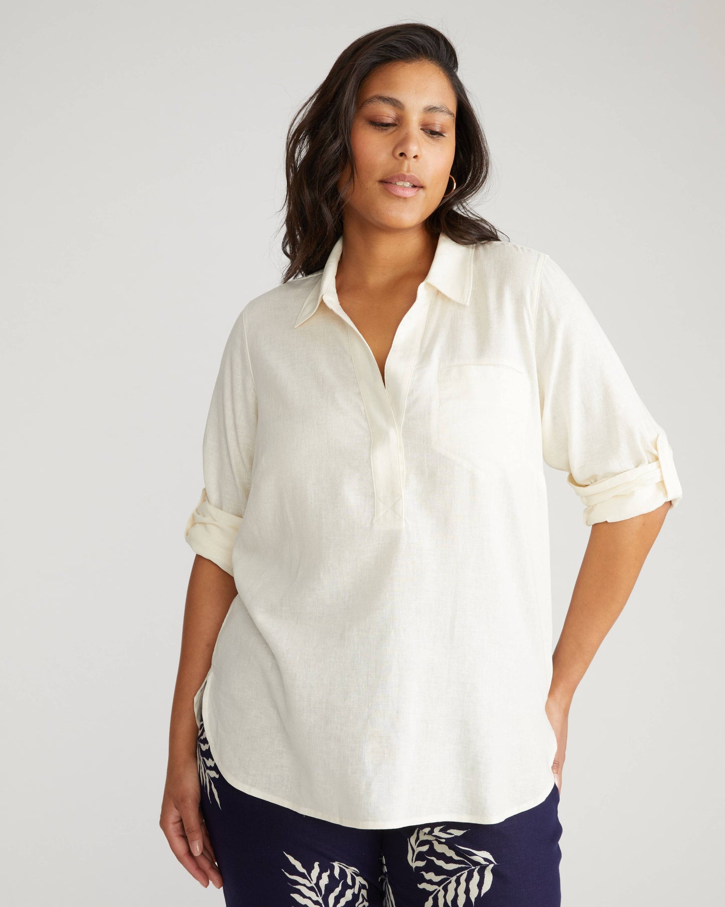 Button Back Linen Polo Shirt in White