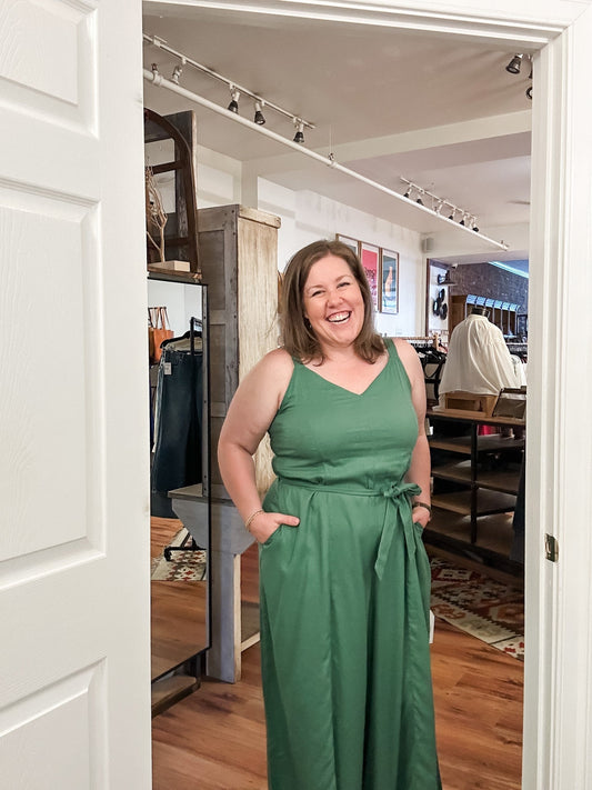 I try on clothes for a living… and I still struggle with this.