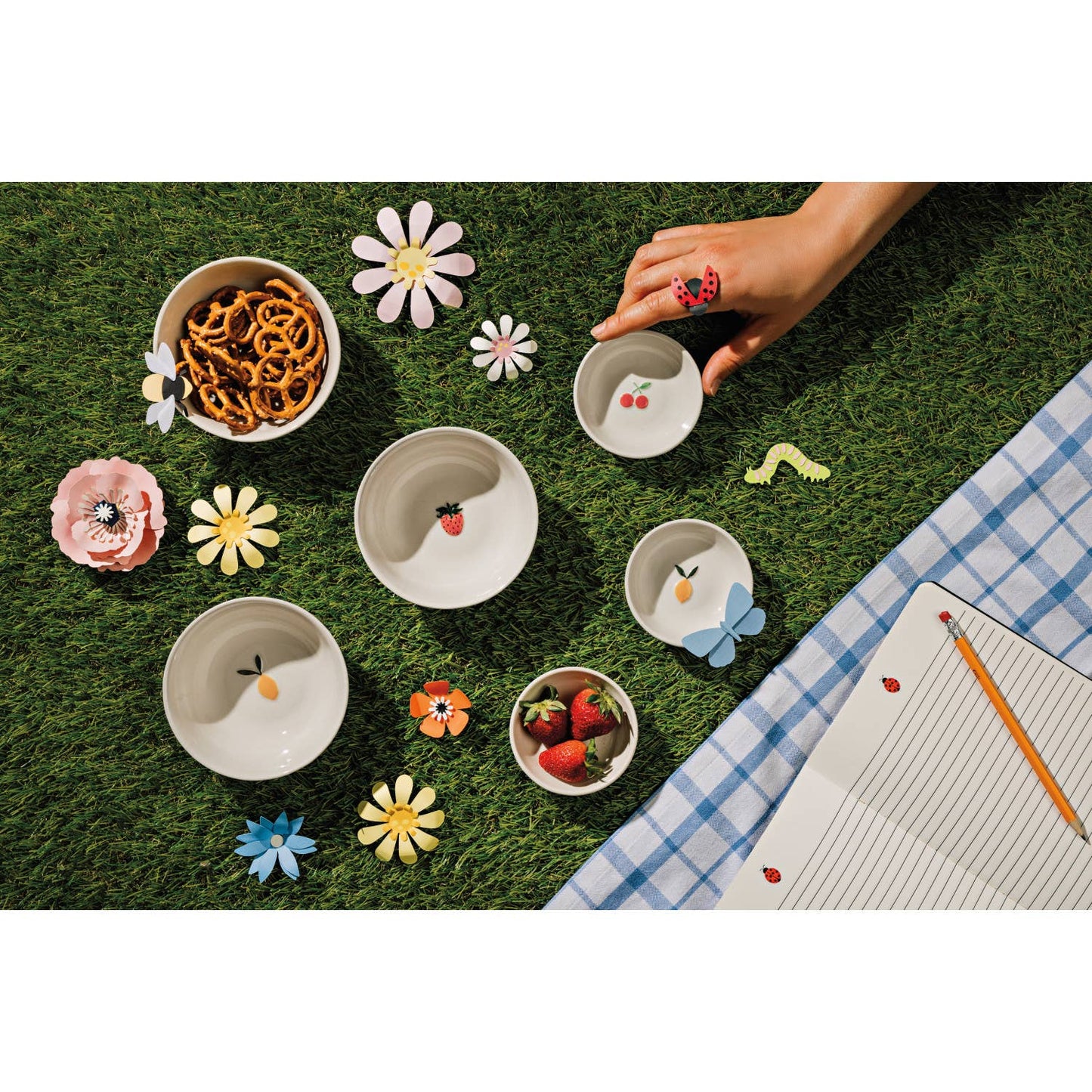 Strawberry Embossed Bowl (4.75")