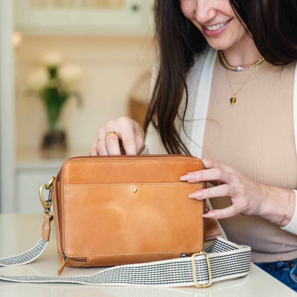 Nomad Crossbody Bag in Camel