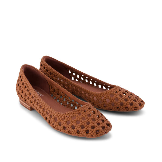 Briella Flat in Brown