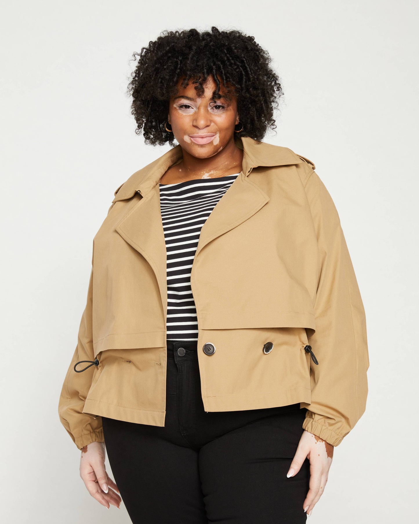 Leonard Cropped Trench Coat in Tan