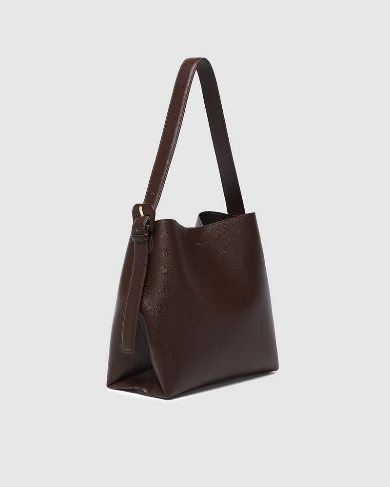 Peyton Shoulder Bag in Chocolate