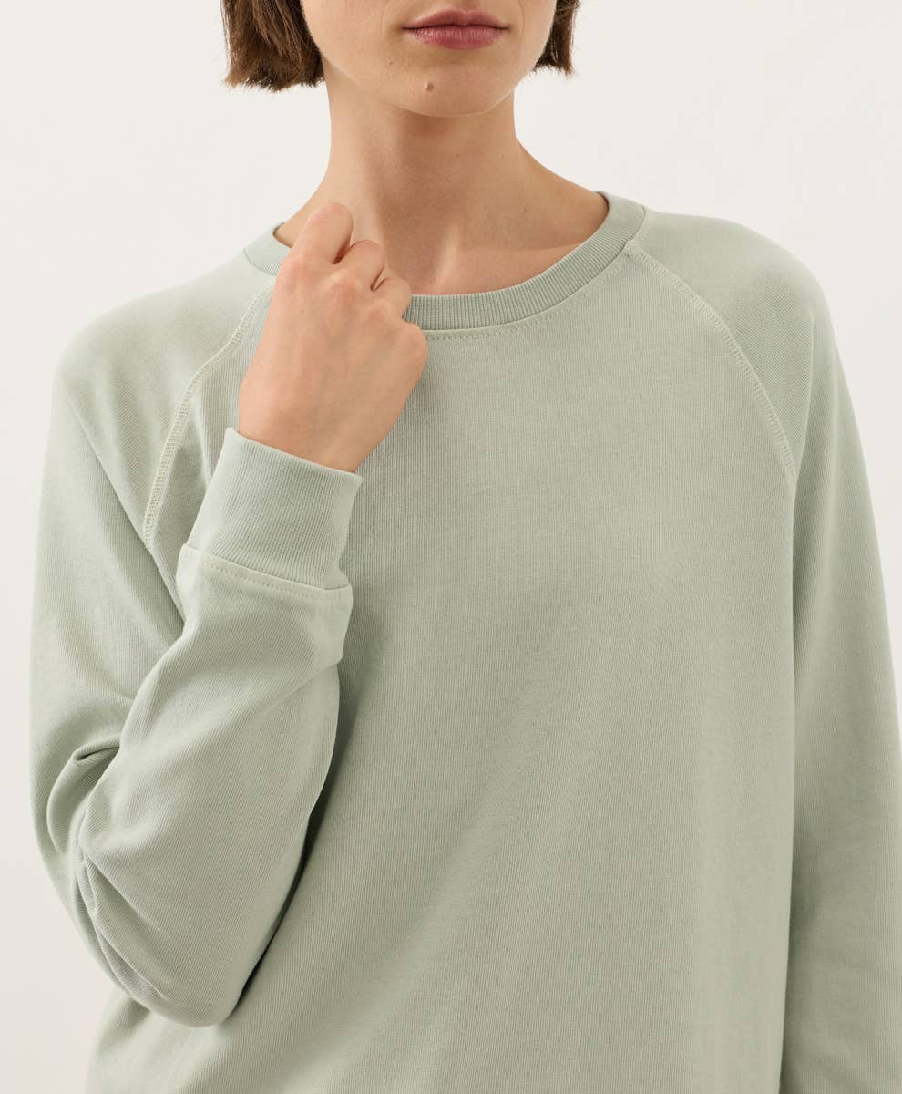 Women's Weekends Relaxed Raglan Sweatshirt