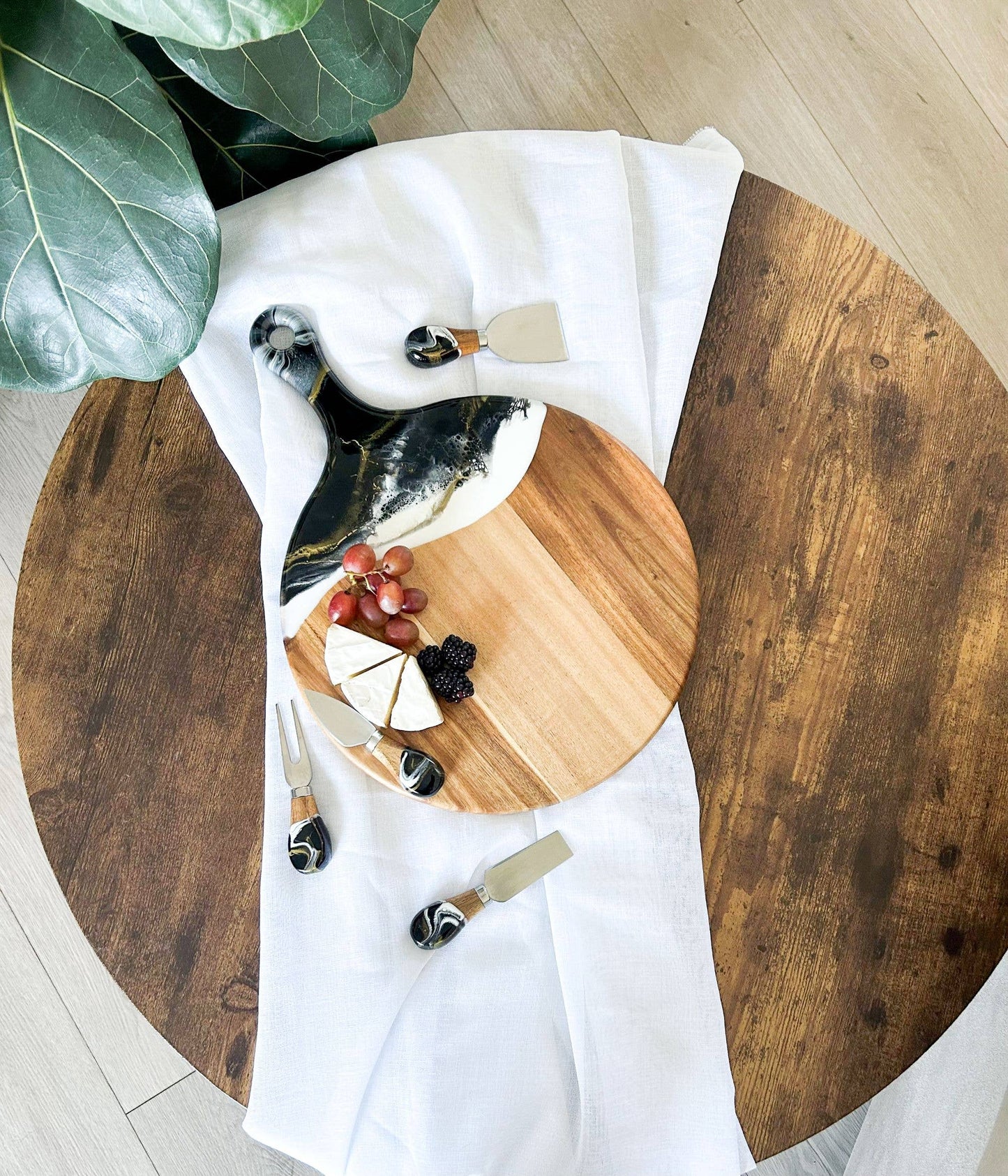 Round Cheese Paddle Acacia Boards in Navy