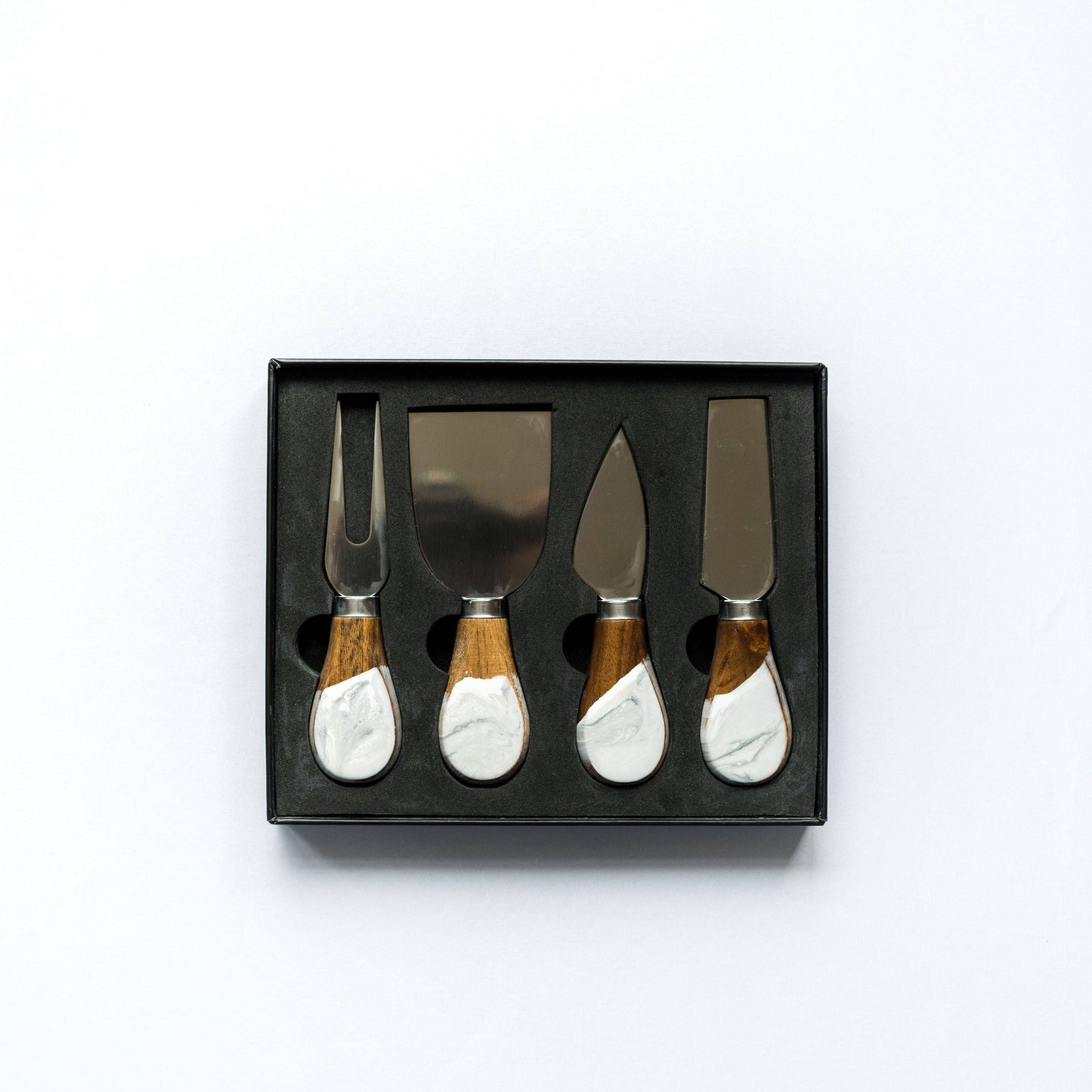 Resin Coated Cheese Knife Set in Navy