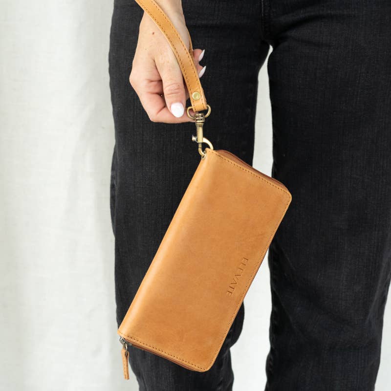 Zipper Wallet in Camel
