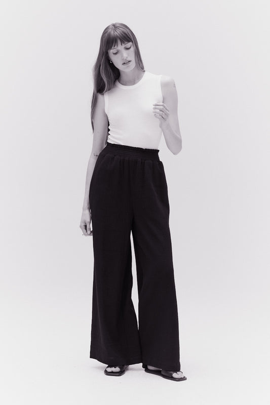 Smocking Waist Gauze Pants in Pure Black