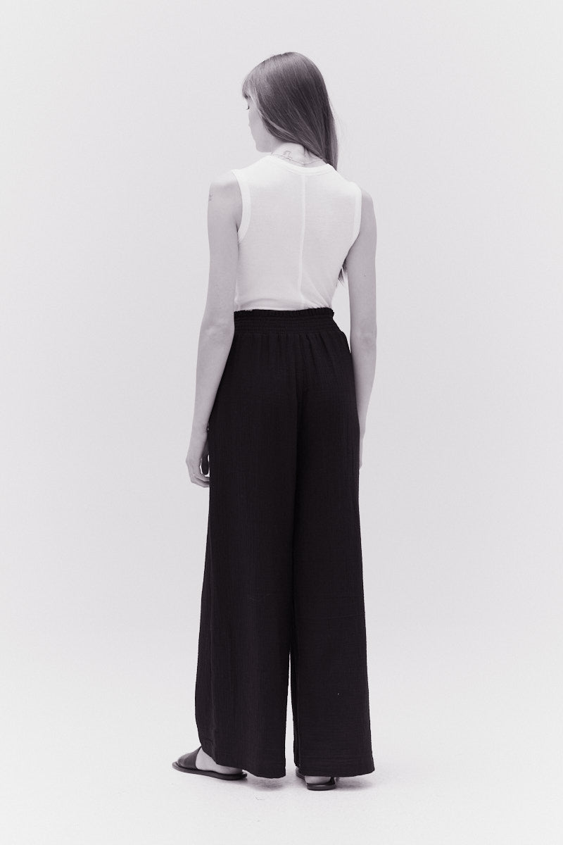 Smocking Waist Gauze Pants in Pure Black