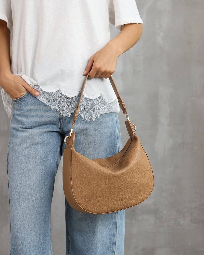 Georgina Shoulder Bag in Honey