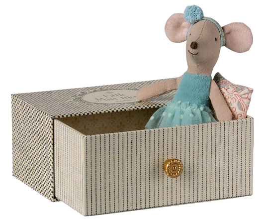Dancing Mouse with Daybed