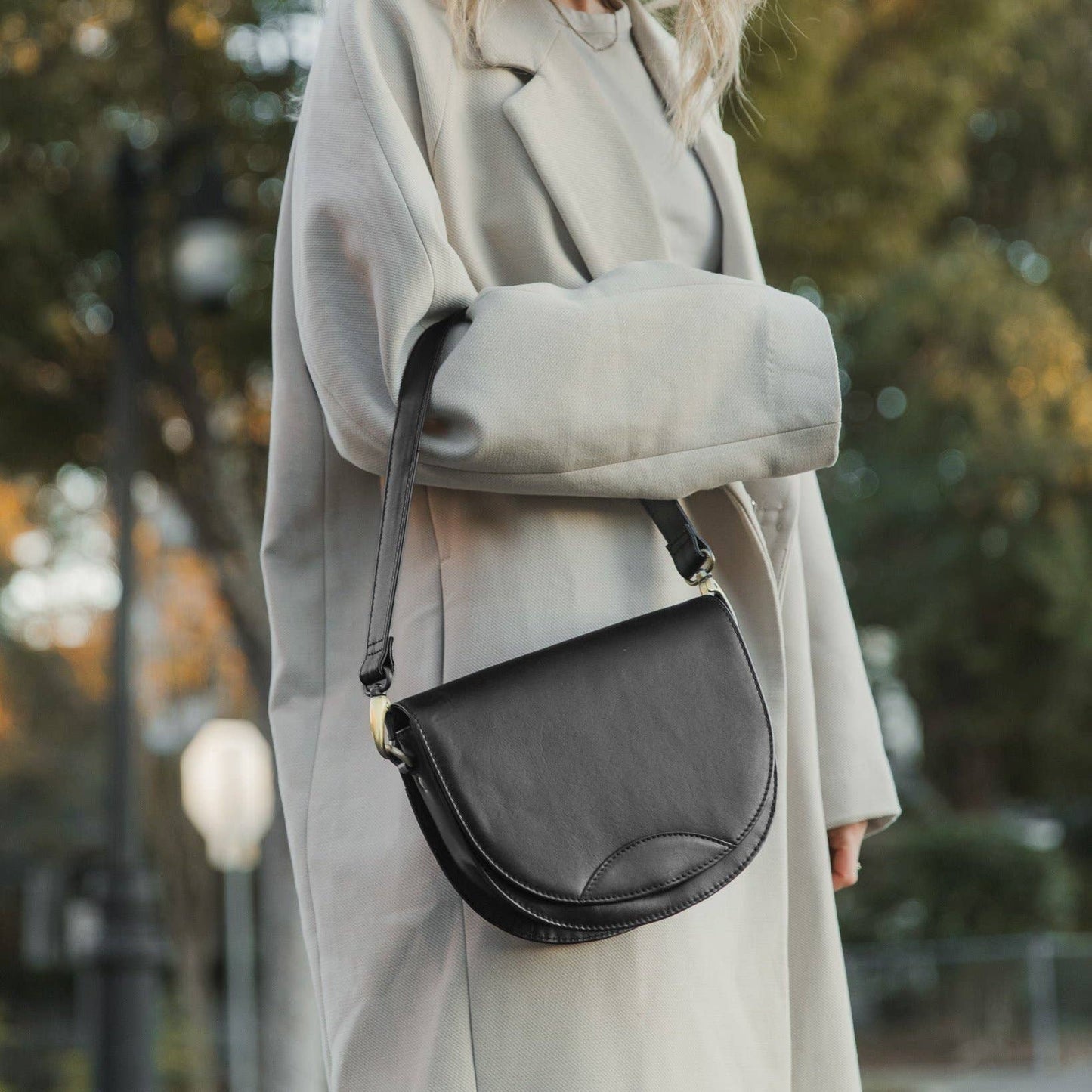 Stella Saddle Bag in Black