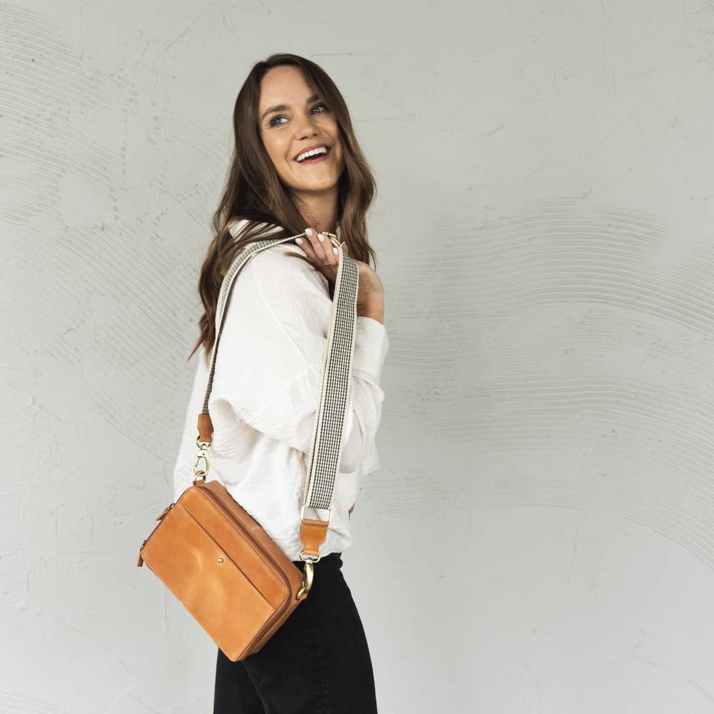 Nomad Crossbody Bag in Camel
