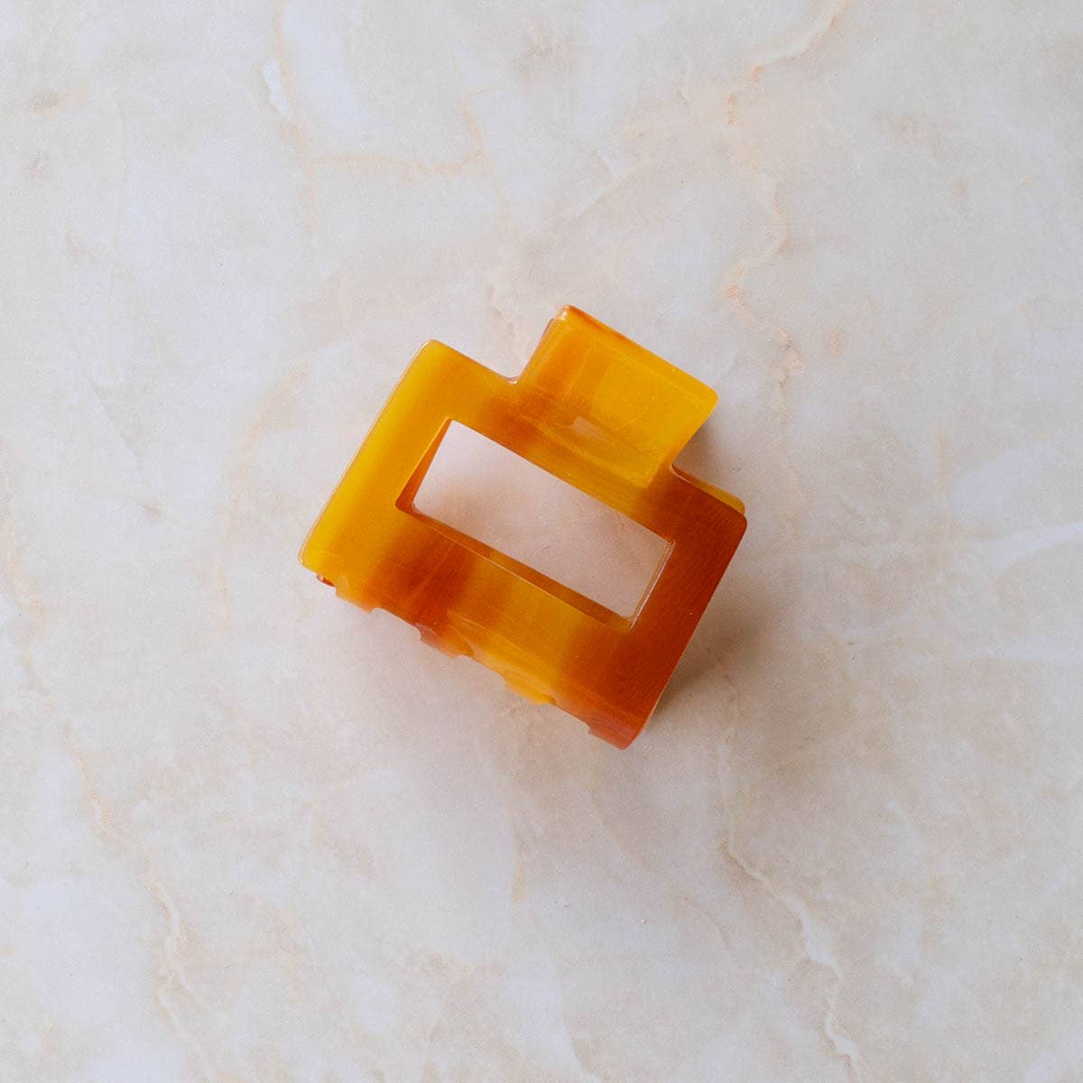 Eco Kylie Cellulose Acetate Hair Clip: Coral Pink