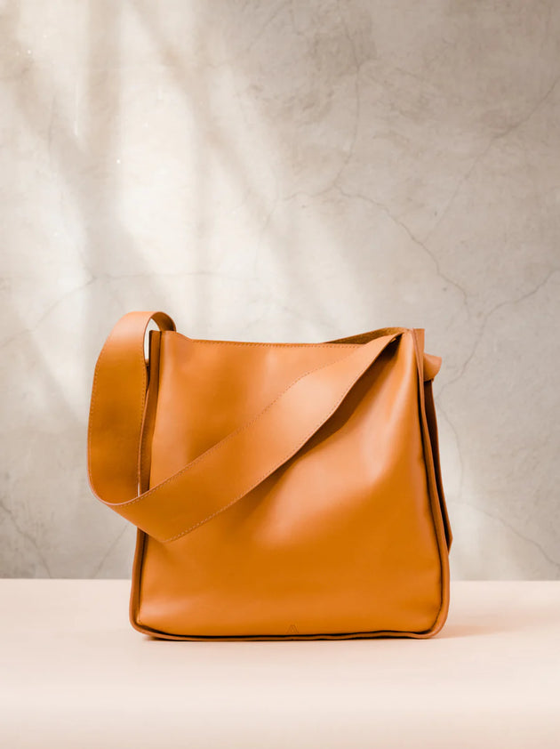 Addison Knotted Tote in Cognac