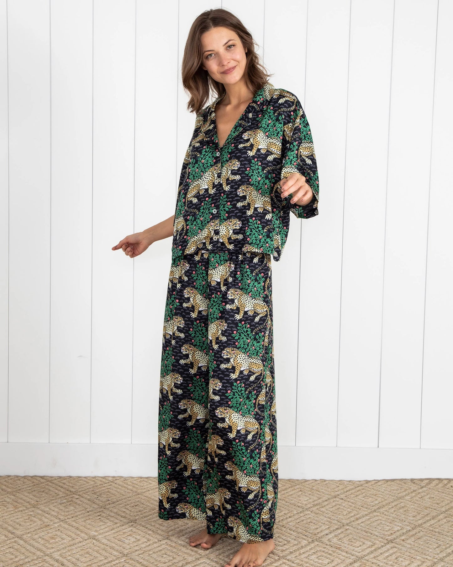 Eco Satin Wildest Dreams Set in Bagheera (Ink)