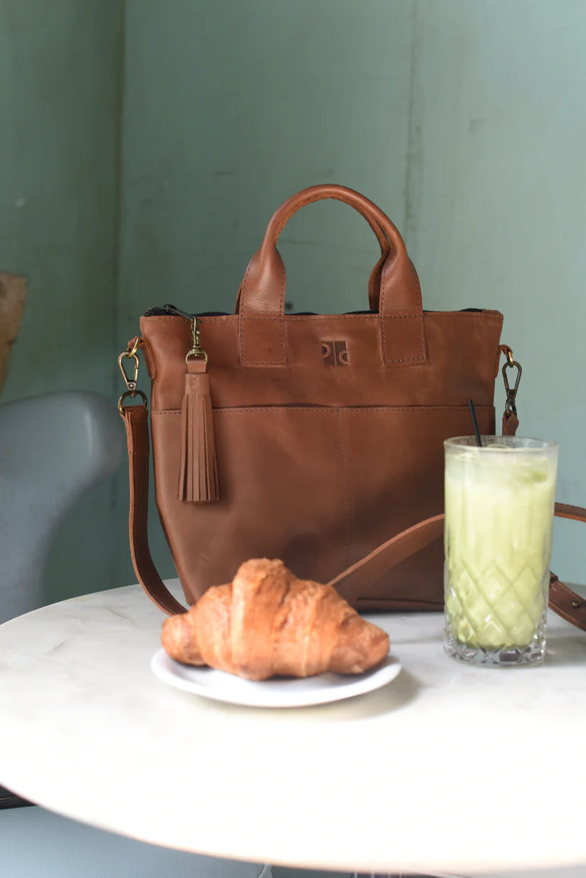 GR Tassel Charm in Cognac