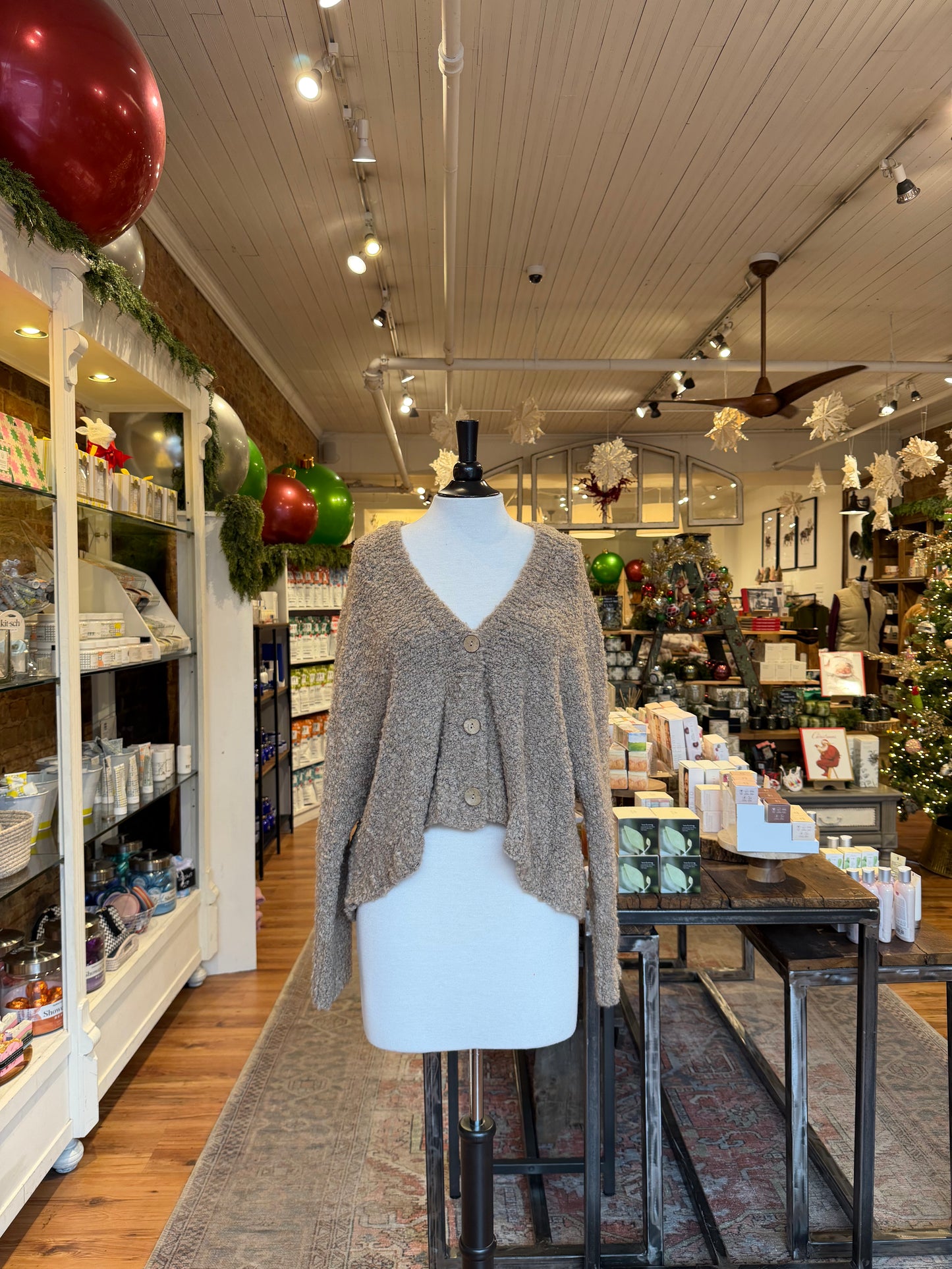 Montmartre Cardigan in Caramel