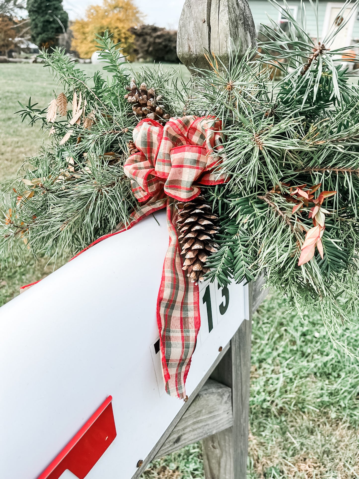 Happiest of Holidays mailbox (or Door) Swag Class + Christmas Shopping