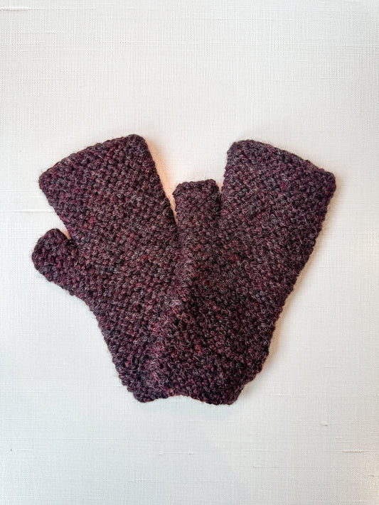Cusco Wrist Warmer in Plum