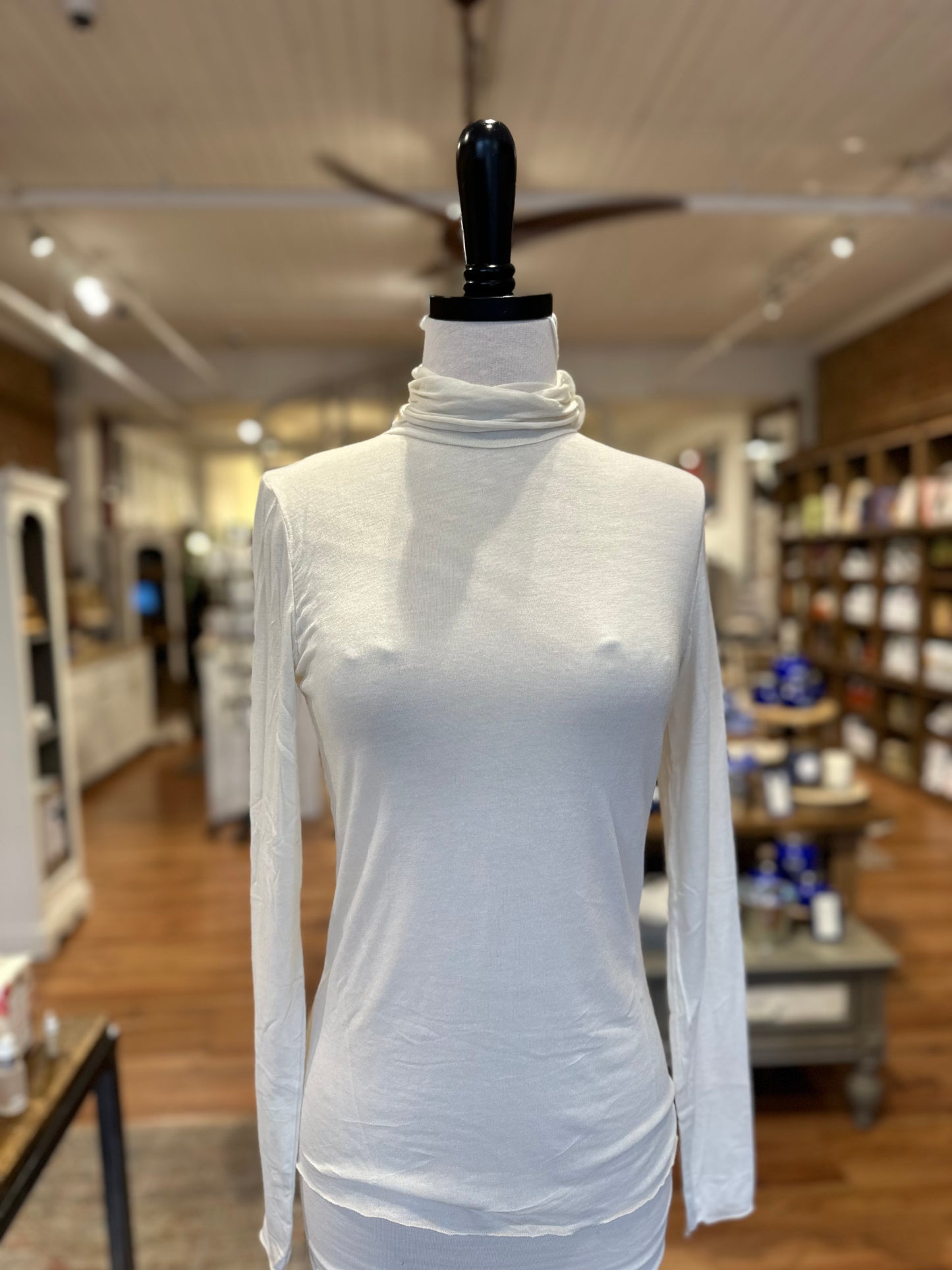 Ortensia Turtle Neck in Ivory