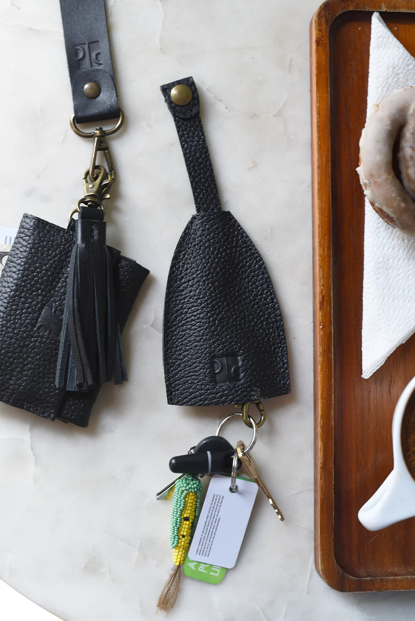 GR Key Holder in Pebbled Black