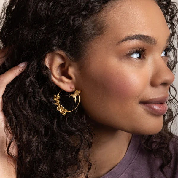 Refined Icon Hummingbird Hoop Earrings in Gold