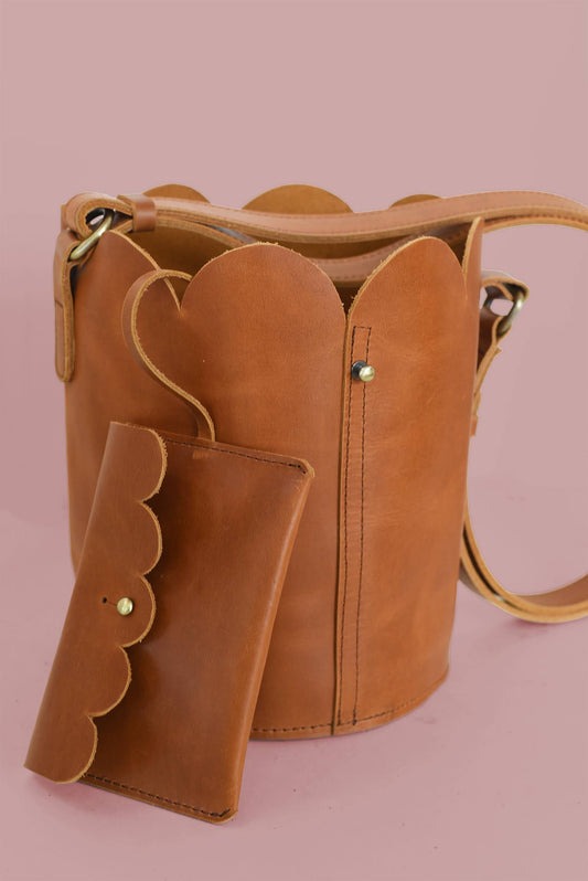 GR Scalloped Bucket Bag in Caramel
