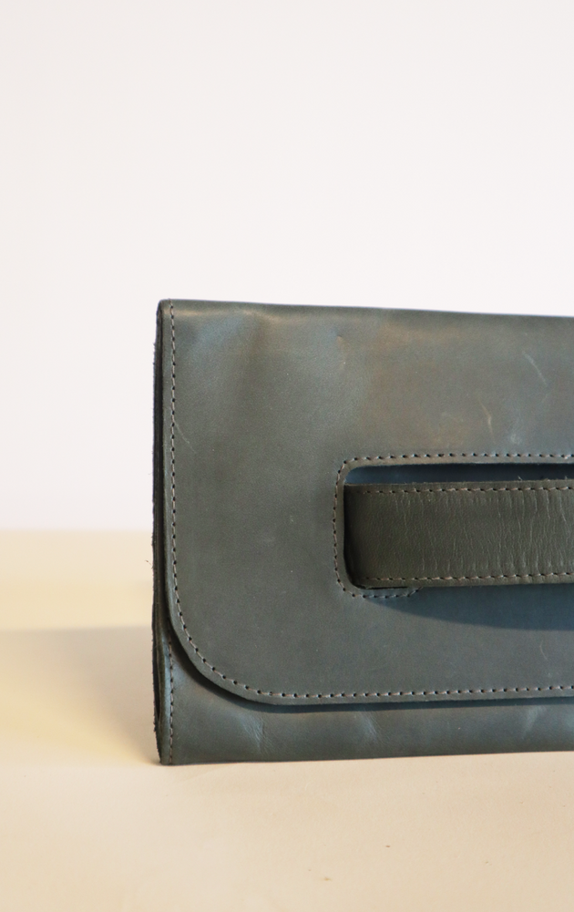 Mare Handle Clutch in Forest
