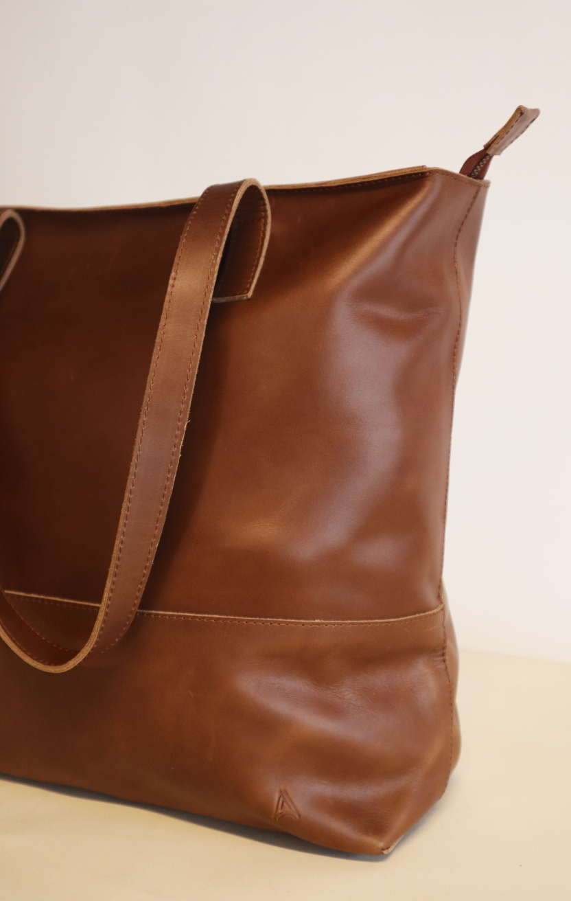 Mamuye Zip Up Tote in Whiskey